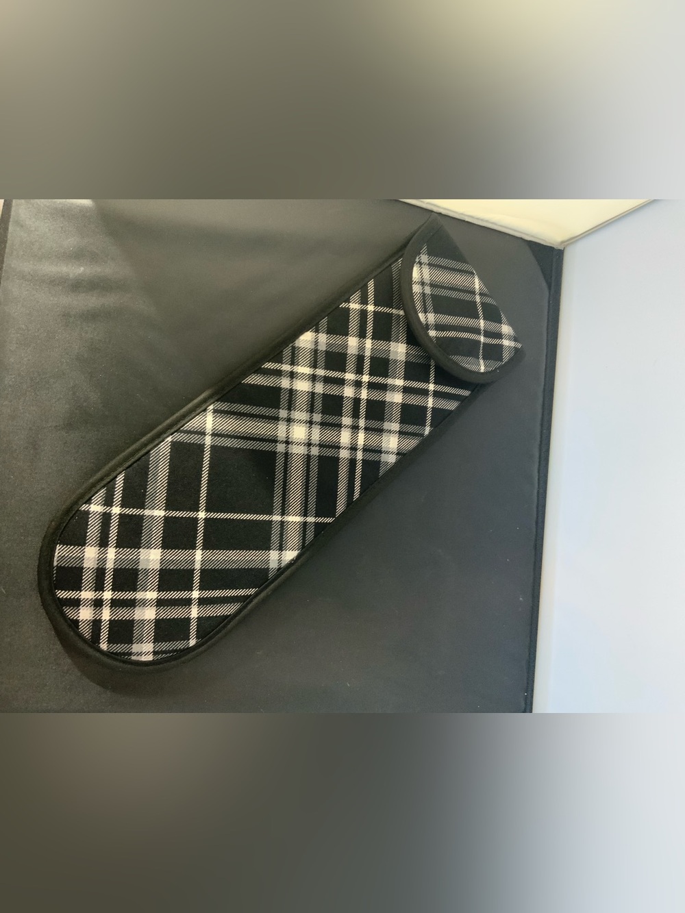 thirty-one Black and White Plaid Styling Tool Case - Picture 4 of 4